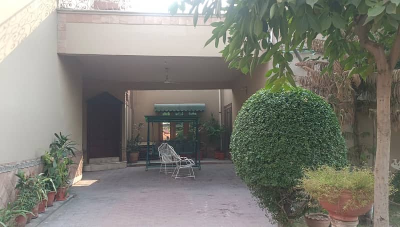 Luxurious 25 Marla Corner House In Prime Faisalabad Location Ready To Move In! 13