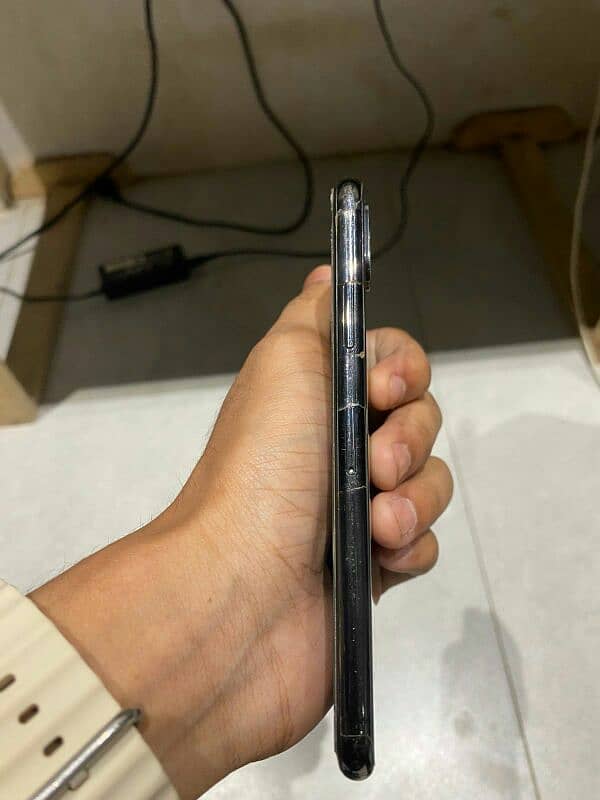 Iphone X non PTA 64GB back glass break 3