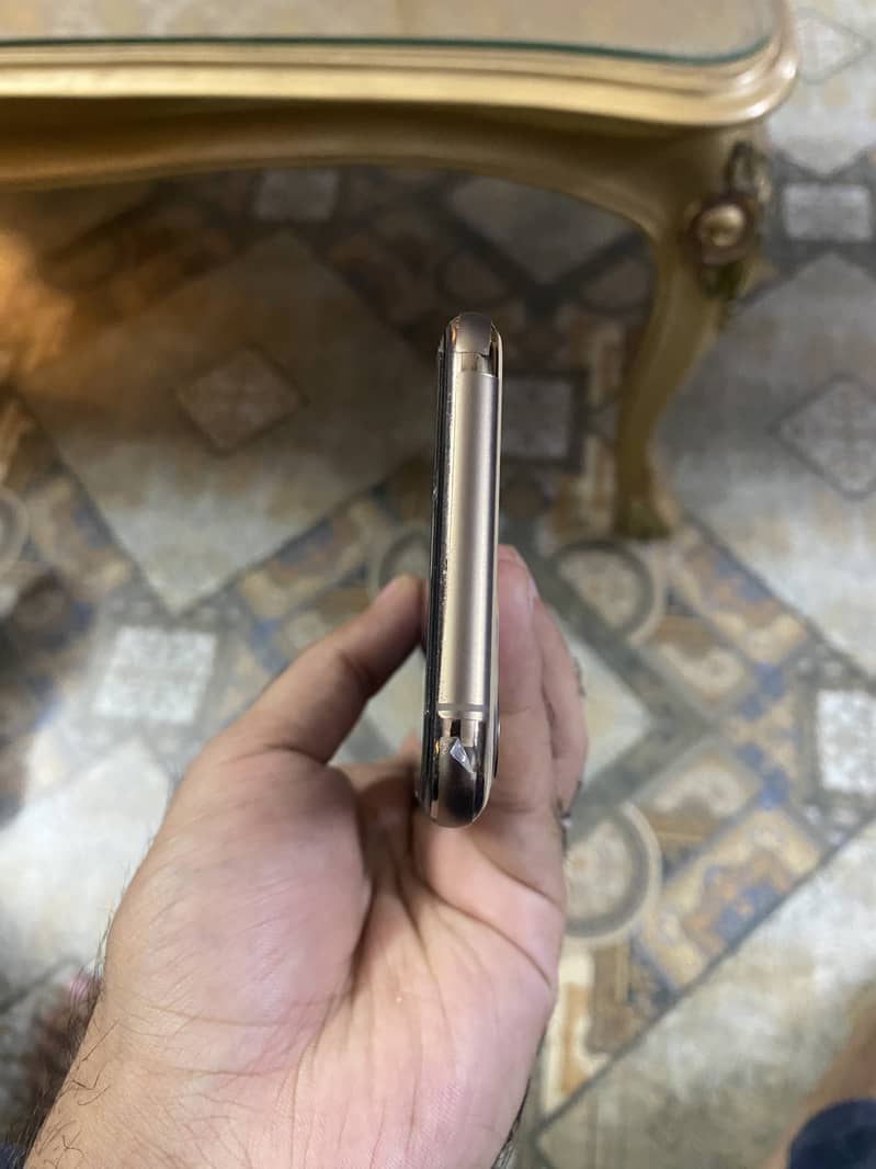 Iphone 11 pro PTA 5