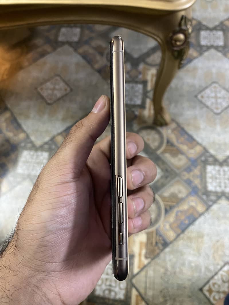 Iphone 11 pro PTA 6