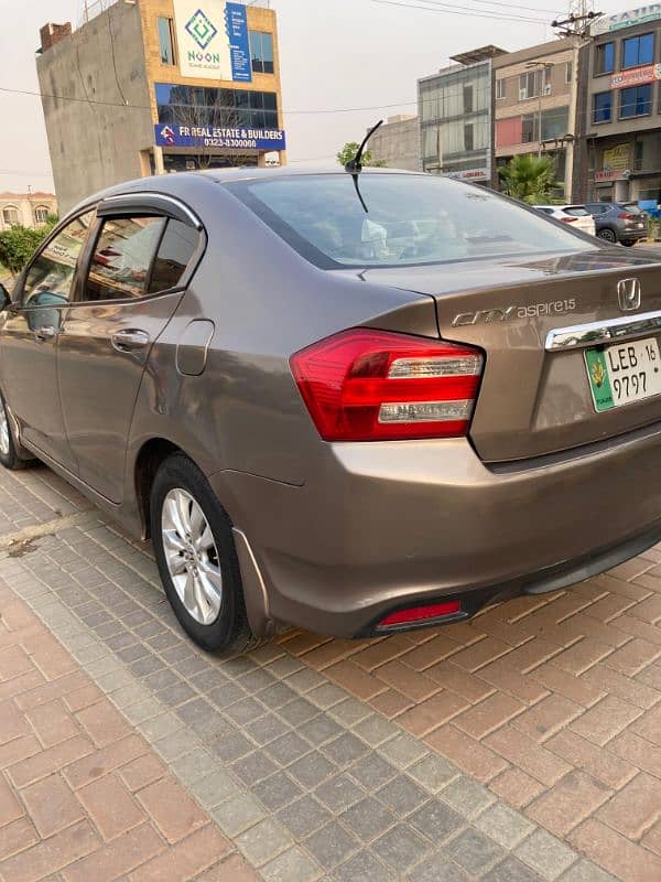 Honda City Aspire 2016 Manual 1.5 CC Genuine Condition 3