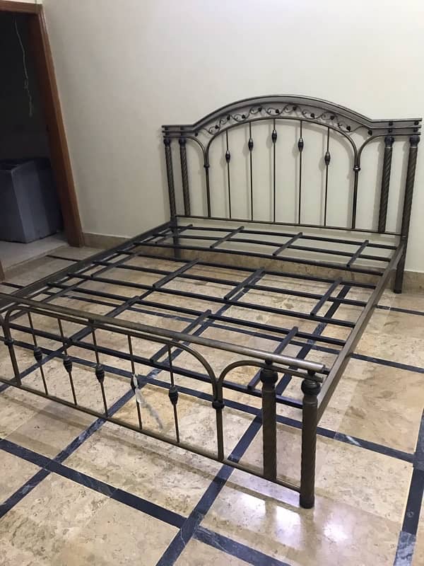 iron bed king size 1