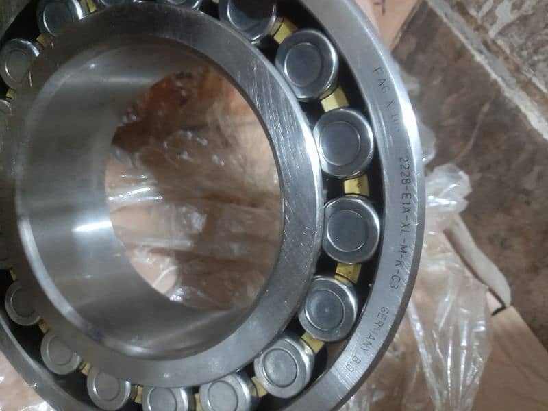 FAG Bearing 22228 E1A-XL-M-K-C3 1