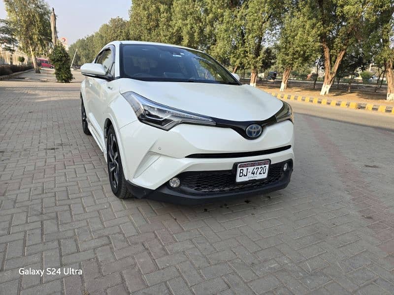 Toyota C-HR 2017 1