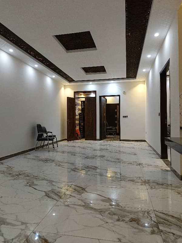 North nazimabad block j 3 bed DD separate Entrance Brand new Portion 6