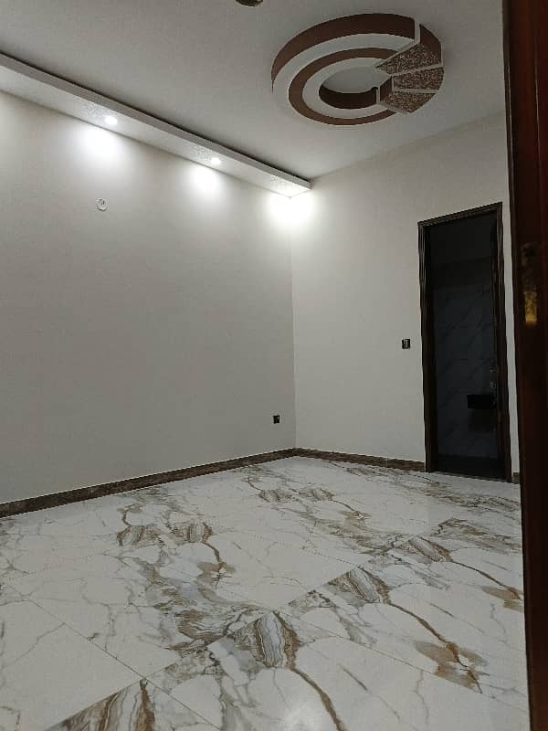 North nazimabad block j 3 bed DD separate Entrance Brand new Portion 10