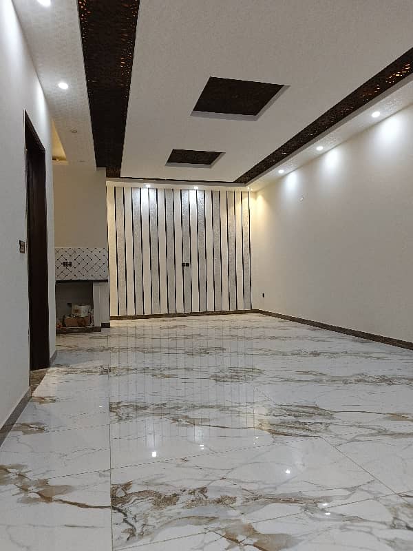 North nazimabad block j 3 bed DD separate Entrance Brand new Portion 14