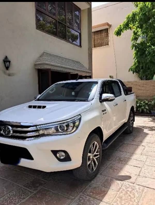 Toyota Hilux Revo 2017 0