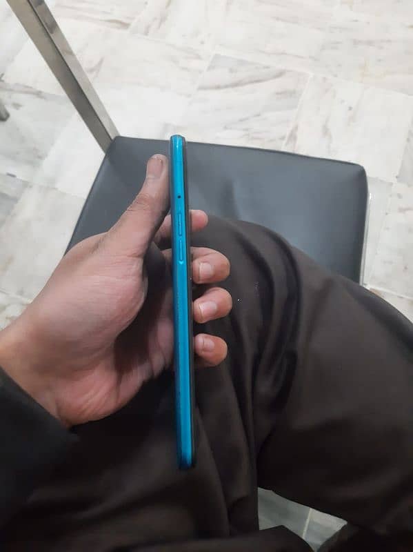 realme 5i 3