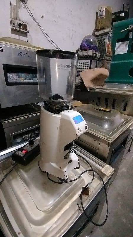 Coffee Beans grinder Automatic drive imported Italy 0