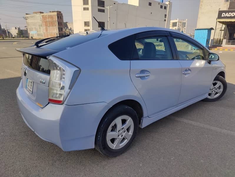 Toyota Prius 2012 1