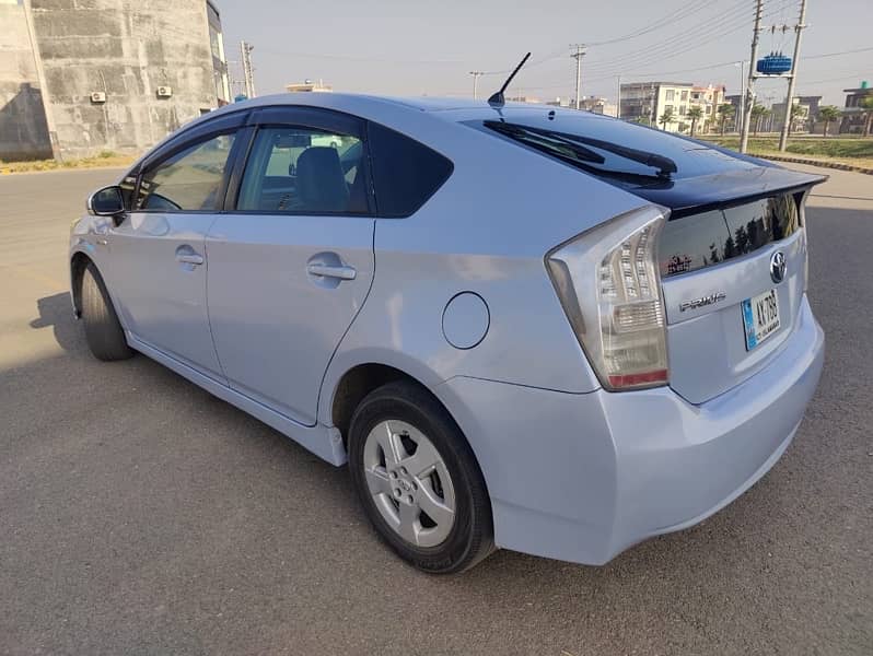 Toyota Prius 2012 3