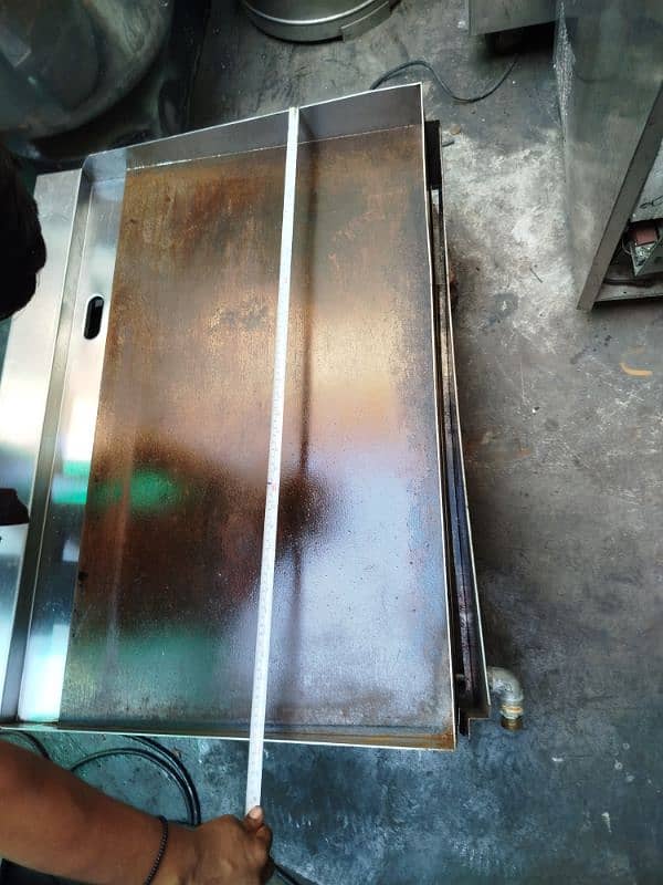 Hot Plate 24 inch by 36 inch imported steel body LPG gas 2