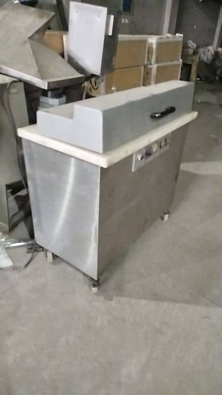 Hot Plate 24 inch by 36 inch imported steel body LPG gas 16