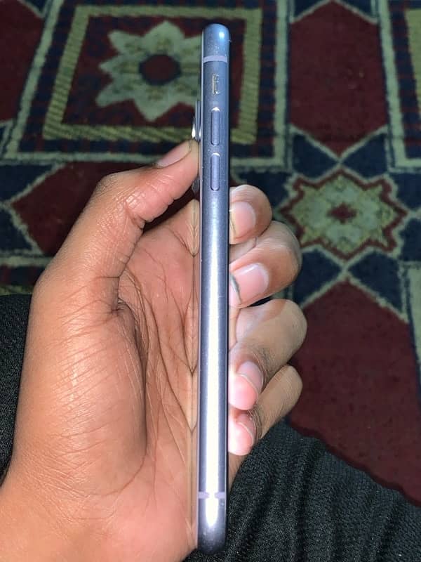 IPHONE 11 3