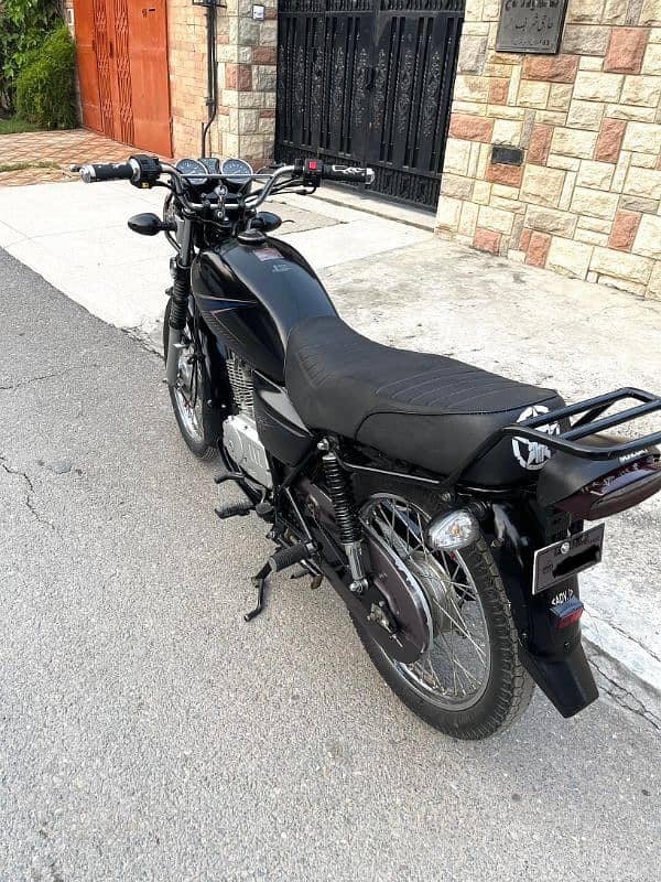 Suzuki GS 150 4