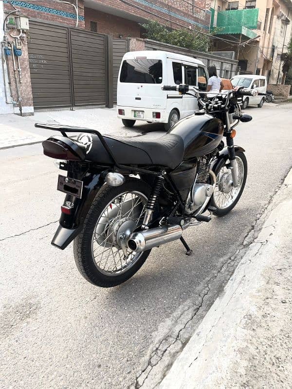 Suzuki GS 150 5