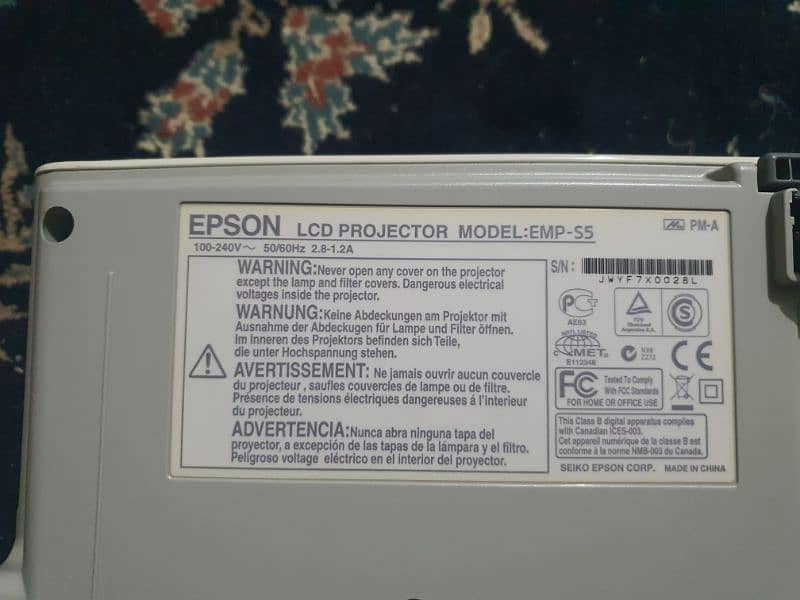 Epson projector with remote 5