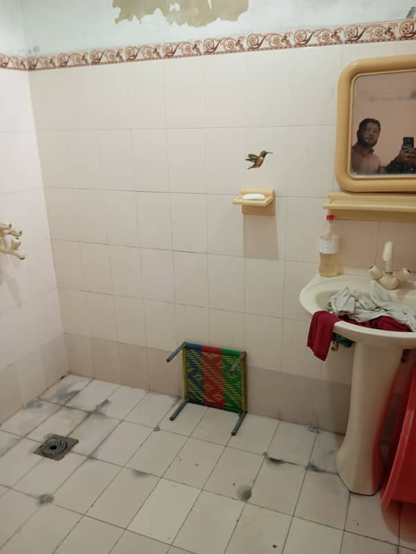 Upper portion for rent 2bad attach bathroom marble flooring woodwork good location man apruch 1