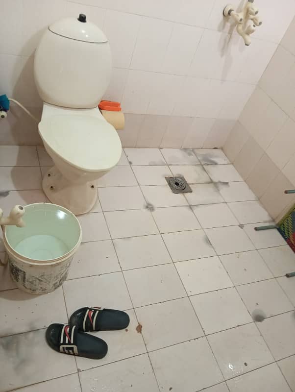 Upper portion for rent 2bad attach bathroom marble flooring woodwork good location man apruch 2