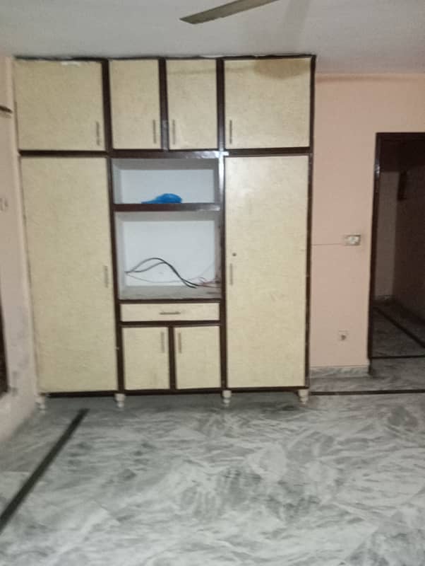 Upper portion for rent 2bad attach bathroom kitchen marble flooring woodwork man apruch 8