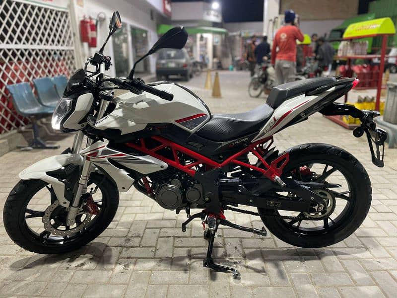 Benelli TNT 150i 2023 model Punjab no lush condition 2