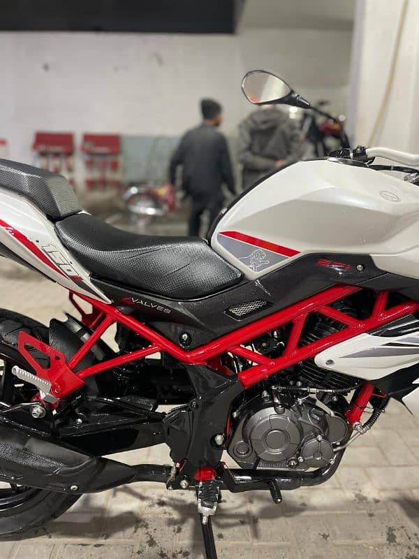 Benelli TNT 150i 2023 model Punjab no lush condition 9