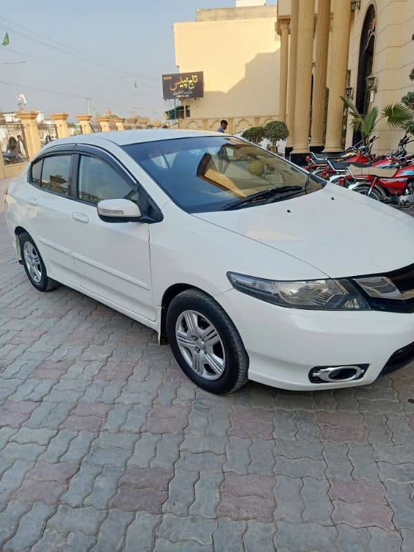 Honda City 2017 Lahore Registered. 1