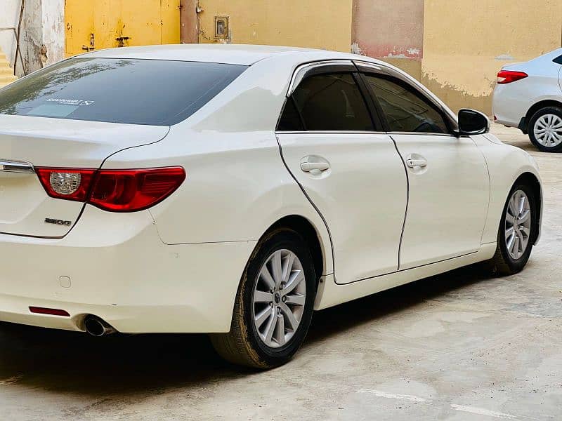 Toyota Mark X 2011 3