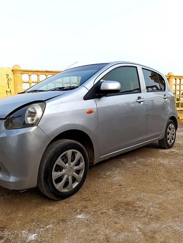 Daihatsu Mira 2012 1