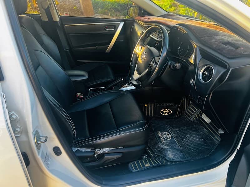 Toyota Altis Grande 2022 black interior 7