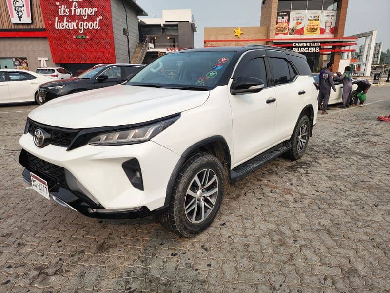 Toyota Fortuner V 2017 1