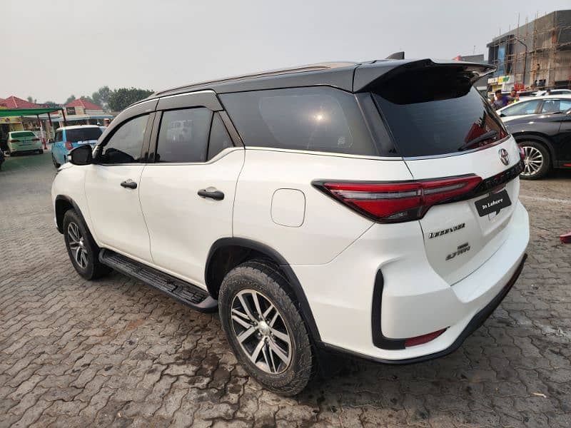 Toyota Fortuner V 2017 5