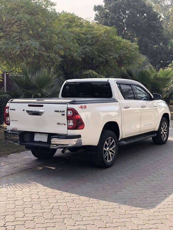 Toyota Hilux 2019 3