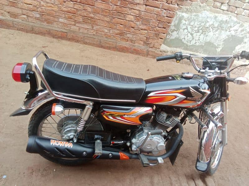 Honda 125 in lush condition for sale 0