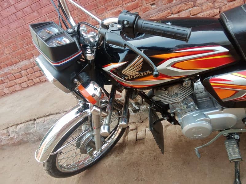 Honda 125 in lush condition for sale 3