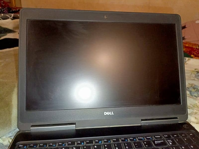 Dell Precision 7520 Workstation 3