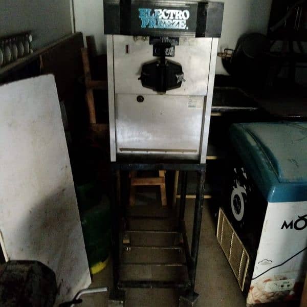 American ice cream machine with stand good for business 0