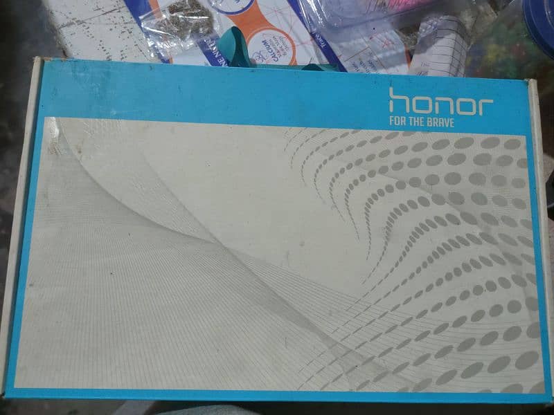 Honor Headphone with Bootle 4