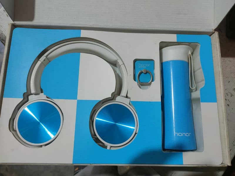 Honor Headphone with Bootle 5