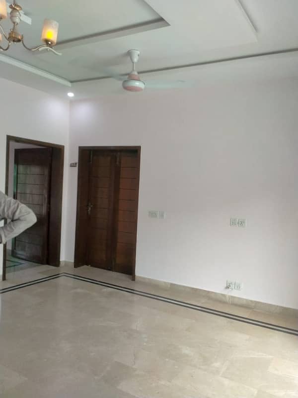 KANAL UPPER PORTION 3 BED 1