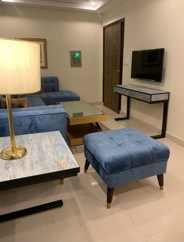 1 Bedroom VIP Full furnish flat per day available in Bahria town Lahore 17