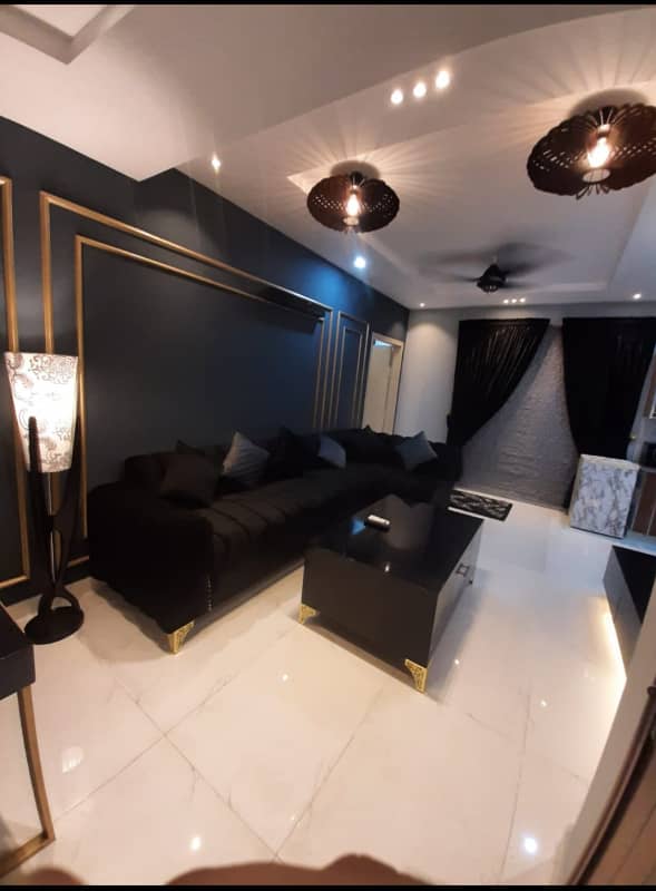 1 Bedroom VIP Full furnish flat per day available in Bahria town Lahore 5