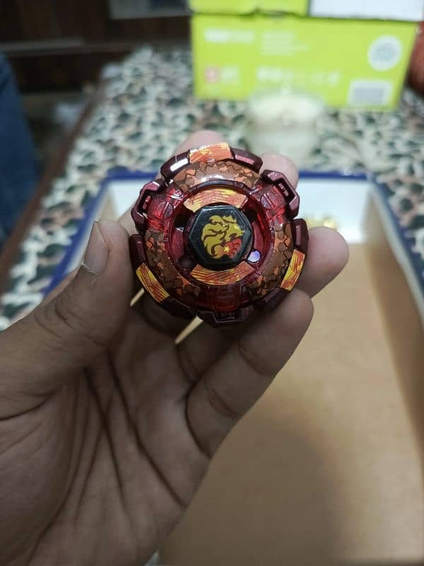 BEYBLADES METAL AND ORIGINAL STADIUM 12