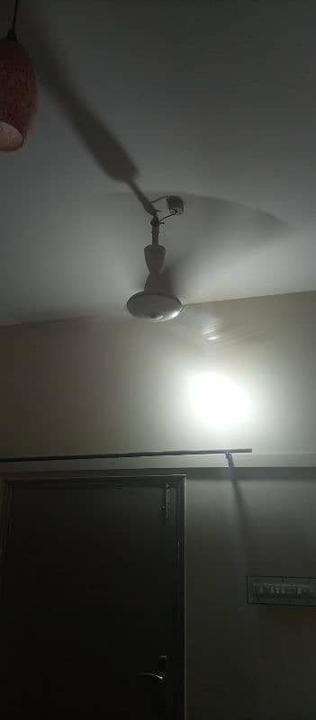 ceiling fan good condition 1