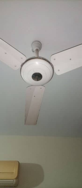 ceiling fan good condition 3