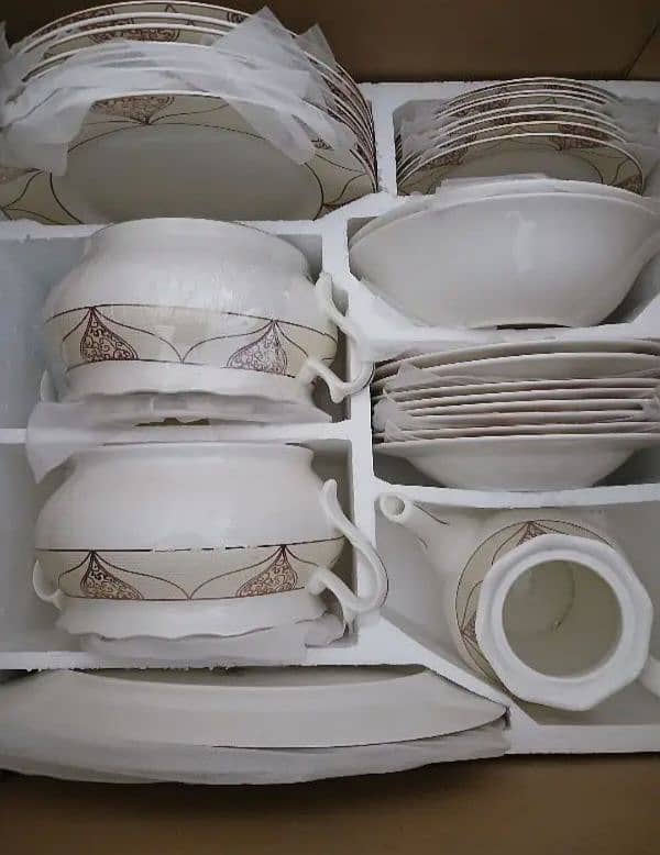 6 different dinner set brand new untouch available now 15