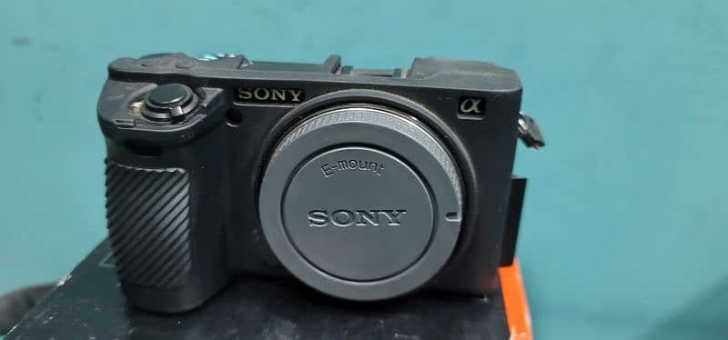 Sony 6500 body complete accessories with 16 50 kit Lens 1