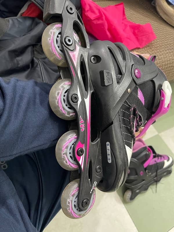 Roller skates (adjustable) brand new condition 6