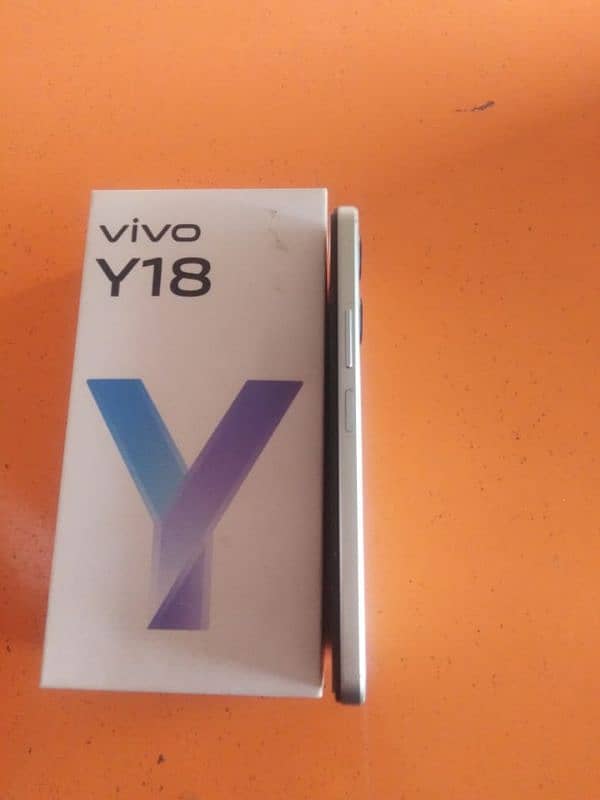 vivo y18 6+6 (128) 2